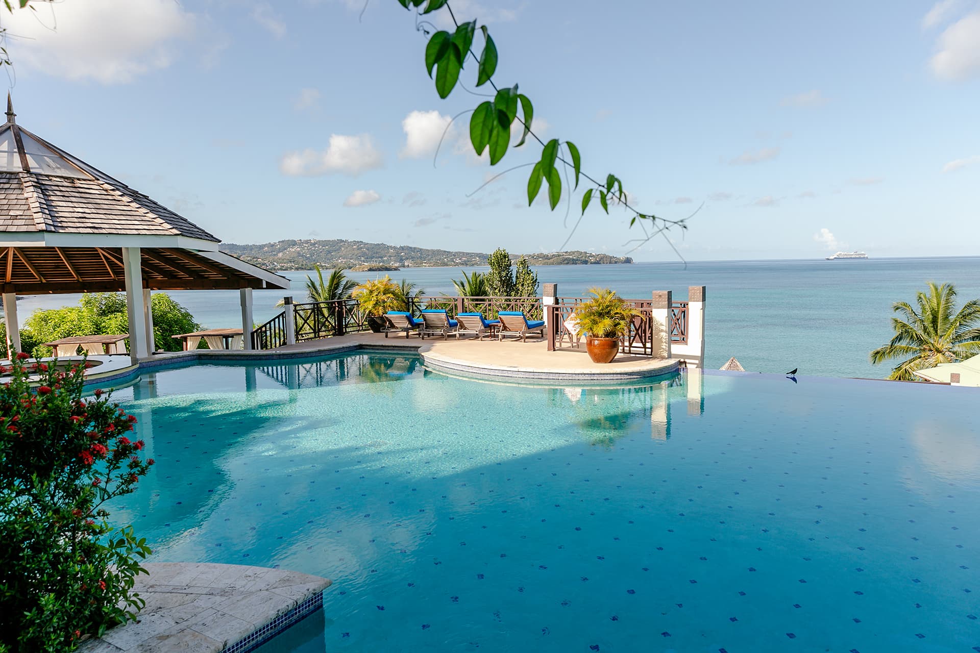 Calabash Cove infinity pool