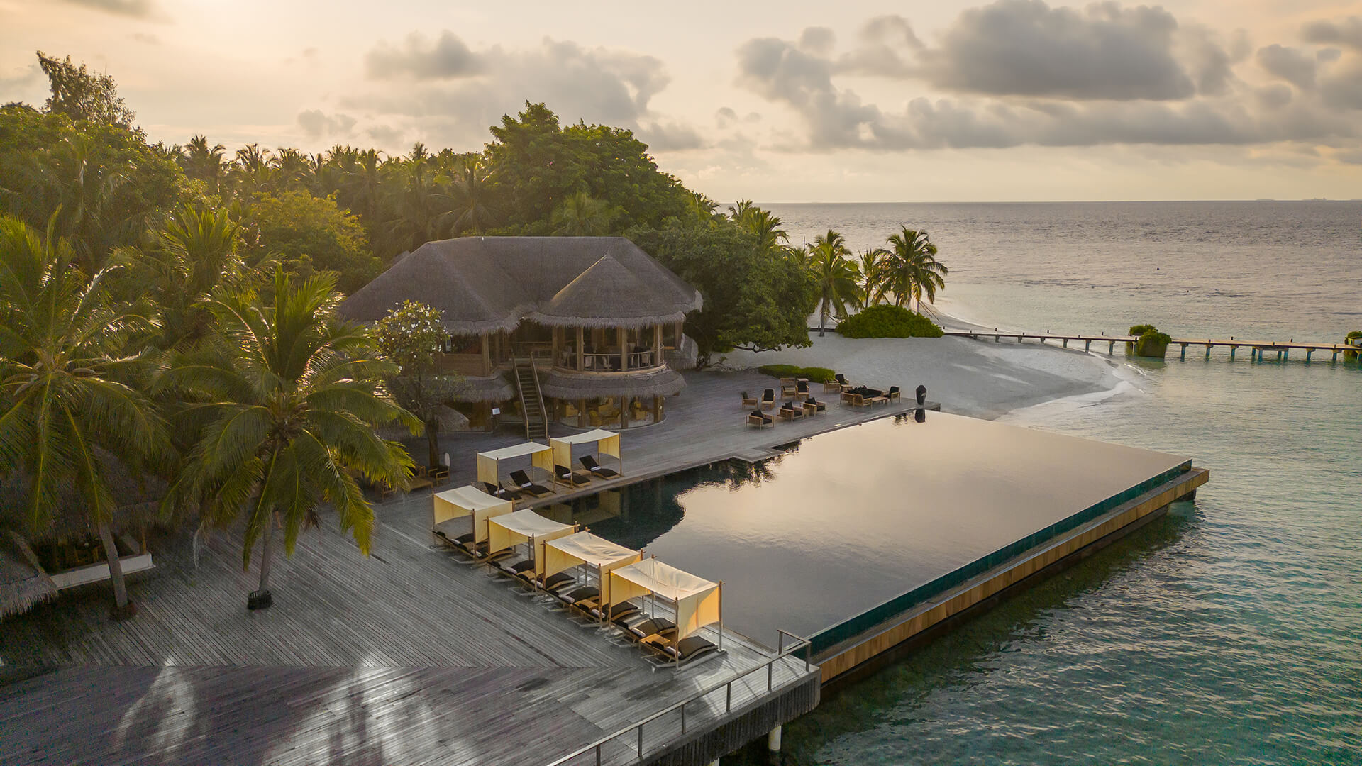 Pool at Coco Bodu Hithi