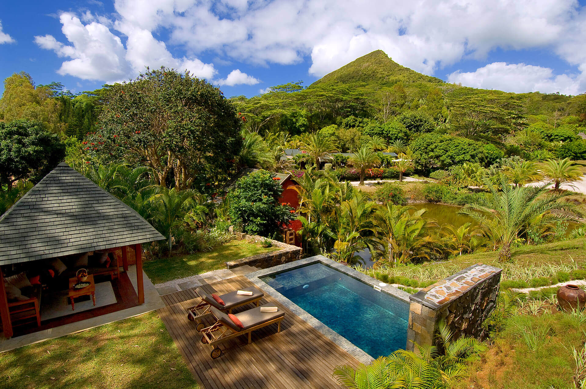 Accommodation and grounds at Lakaz Chamarel